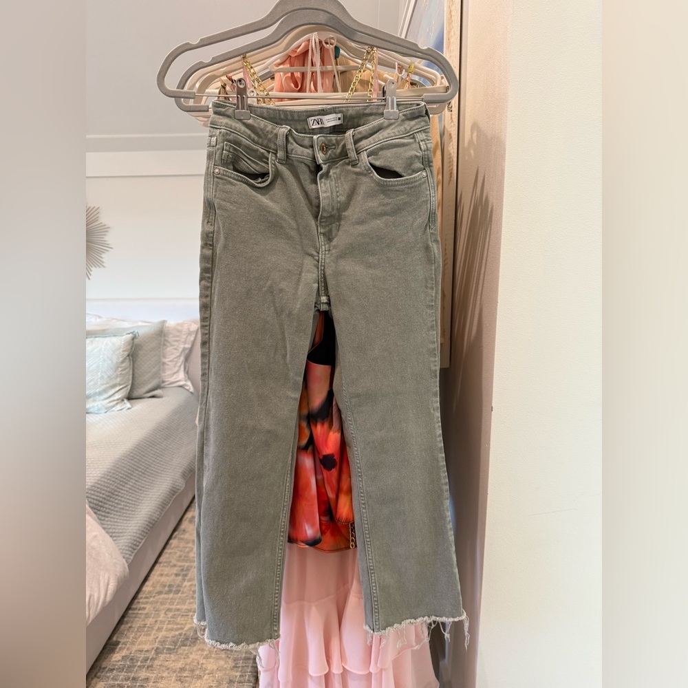 Zara Women's Straight Leg Gray Jeans